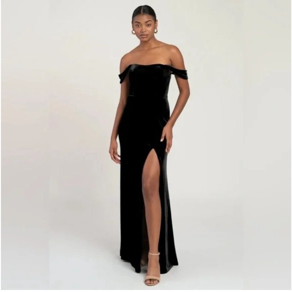NWT Jenny Yoo Issa Off-The-Shoulder Stretch Velvet Column Gown - Picture 1 of 6